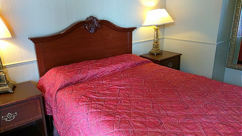 Executive King Suite - 1 at Colonial Inn New Ulm in New Ulm